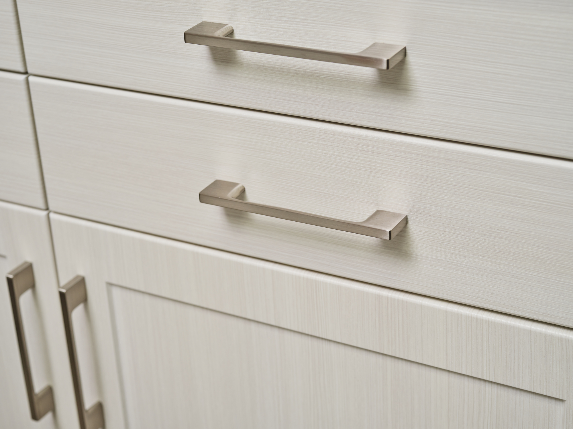 modern rectangular handle bar for an Inspired Closets laundry room
