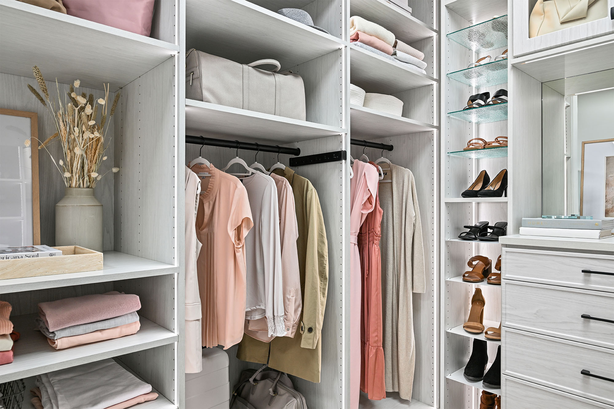 Women's boutique closet with shoe shelves