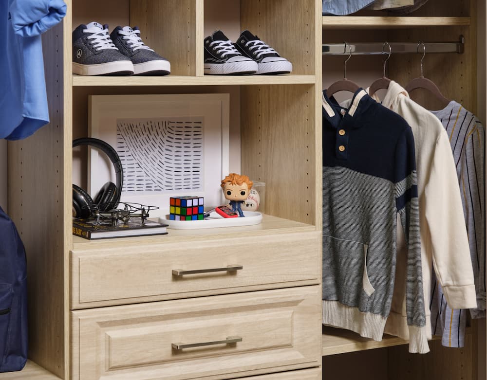 Kid's Closet with Shelves