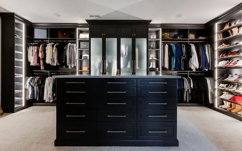 Men's Walk-in Closet