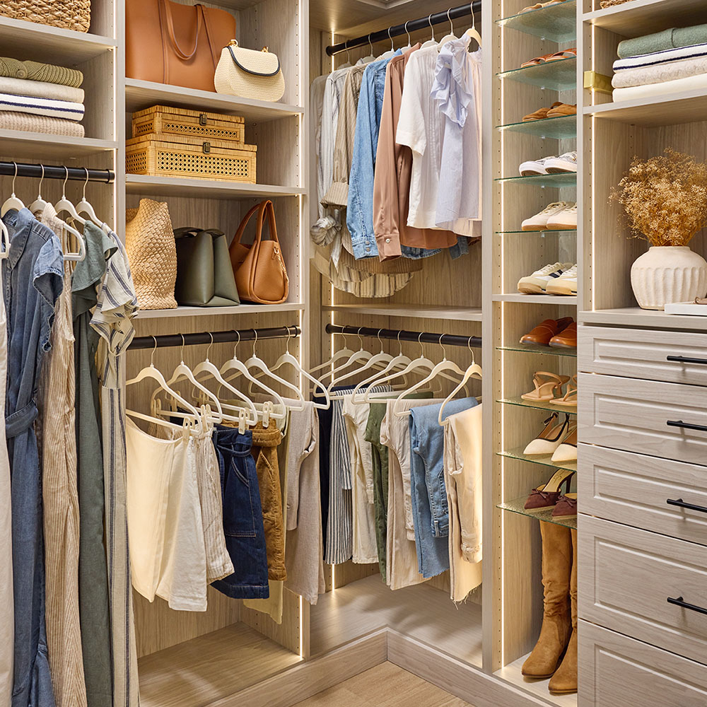 Clean Custom Closet
